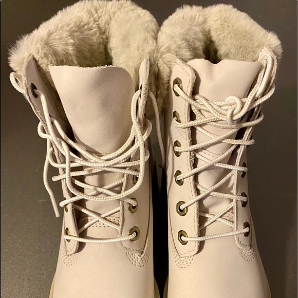 TIMBERLAND WOMEN'S KINSLEY 6-INCH WATERPROOF BOOTS A2HSA073 SIZE: 8 - Picture 5 of 8